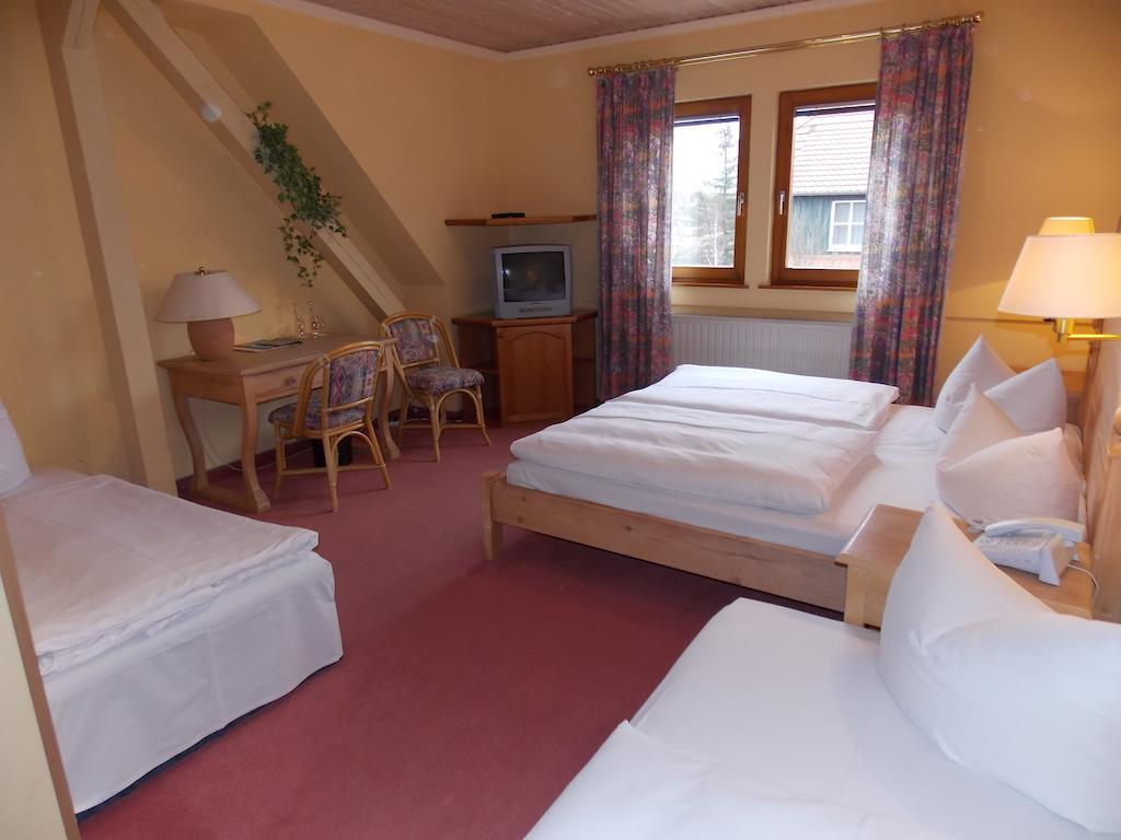 Gasthof Und Landhotel Zur Ausspanne 클립하우젠 객실 사진